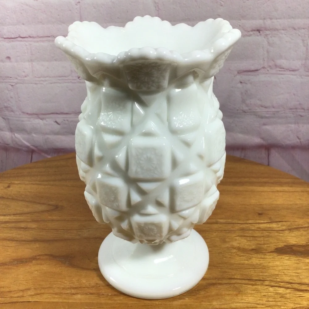 Vintage Westmoreland Old Quilt Pattern White Milk Glass Vase